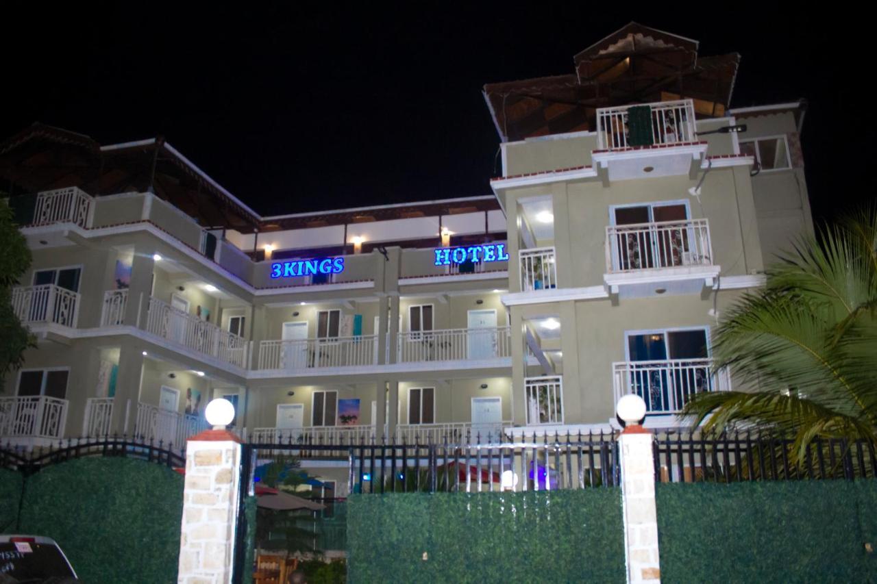 Three Kings Hotel Vertieres Екстериор снимка