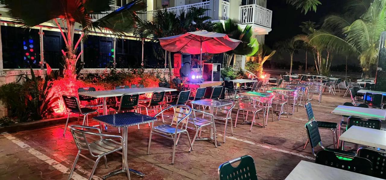 Three Kings Hotel Vertieres Екстериор снимка