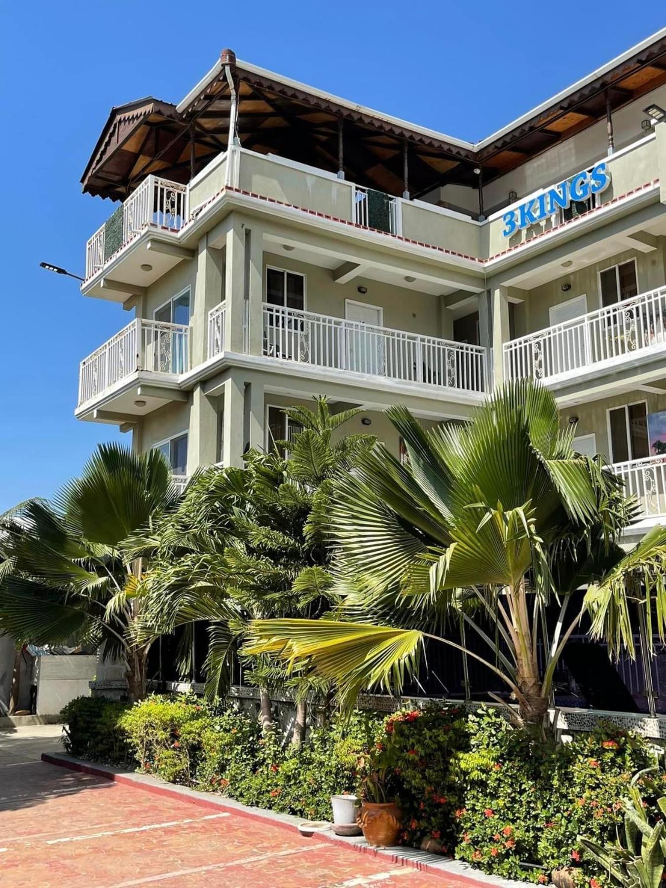 Three Kings Hotel Vertieres Екстериор снимка