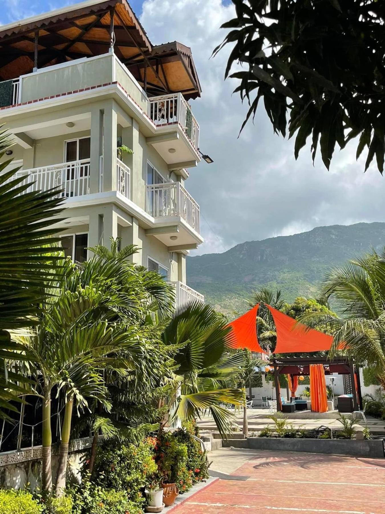 Three Kings Hotel Vertieres Екстериор снимка